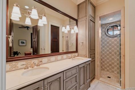 200 Geneseo Road Terrell Hills TX 78209