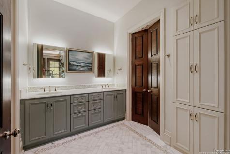 200 Geneseo Road Terrell Hills TX 78209