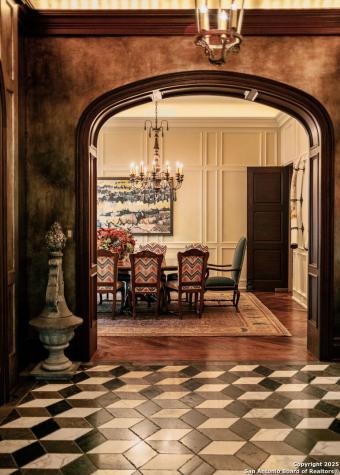 200 Geneseo Road Terrell Hills TX 78209