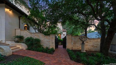 200 Geneseo Road Terrell Hills TX 78209