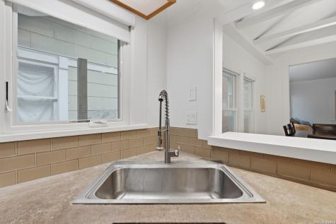 310 Queen Anne Court San Antonio TX 78209