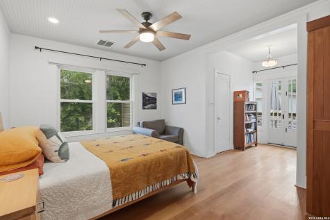 310 Queen Anne Court San Antonio TX 78209