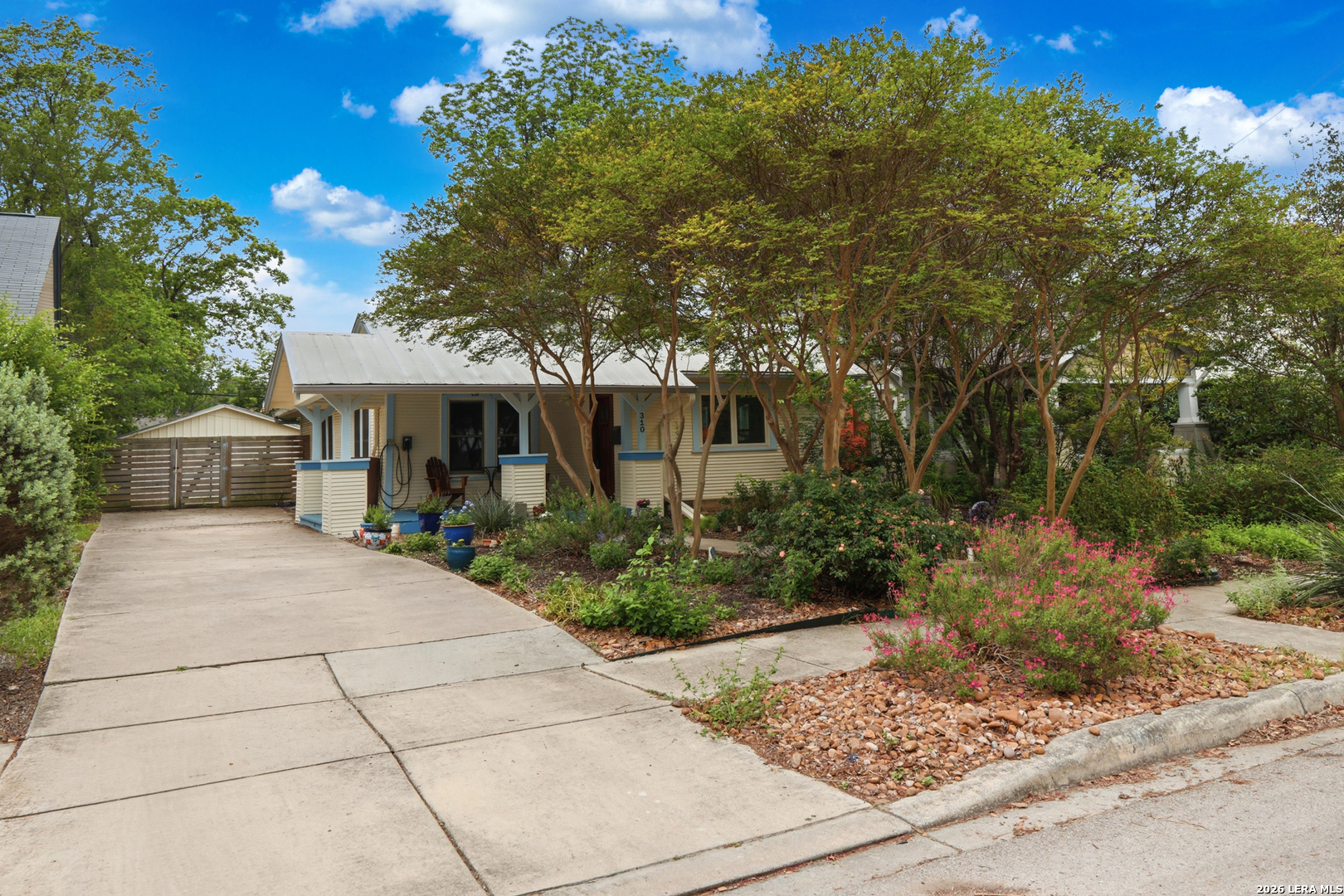 310 Queen Anne Court San Antonio TX 78209