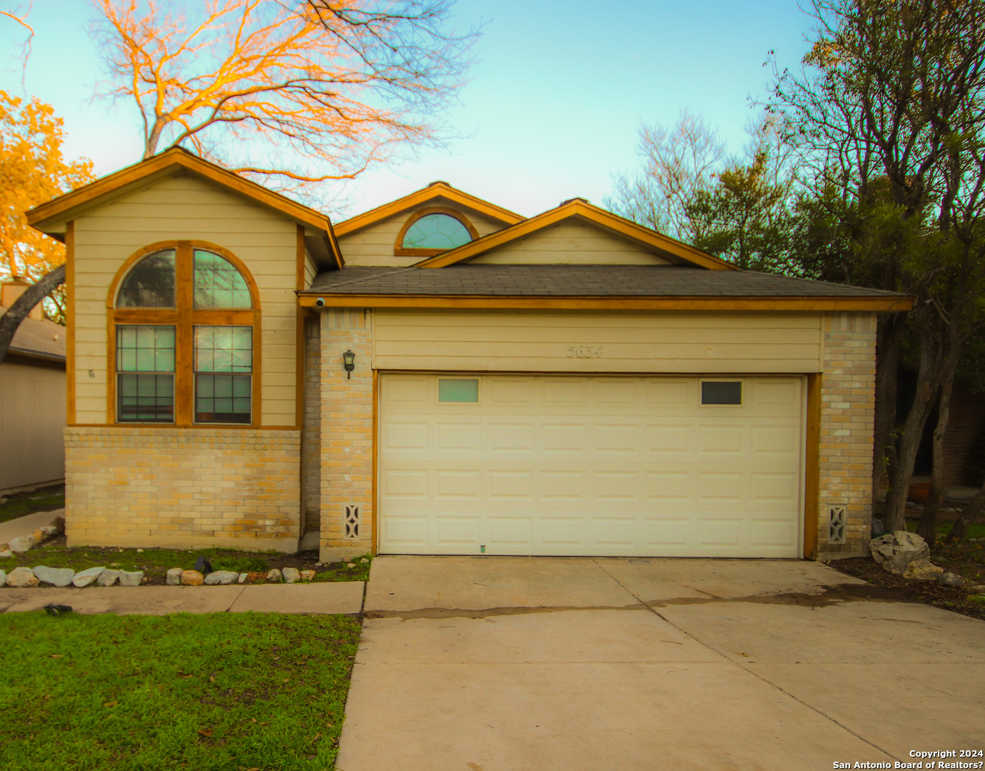 5634 Spring Moon Street San Antonio TX 78247