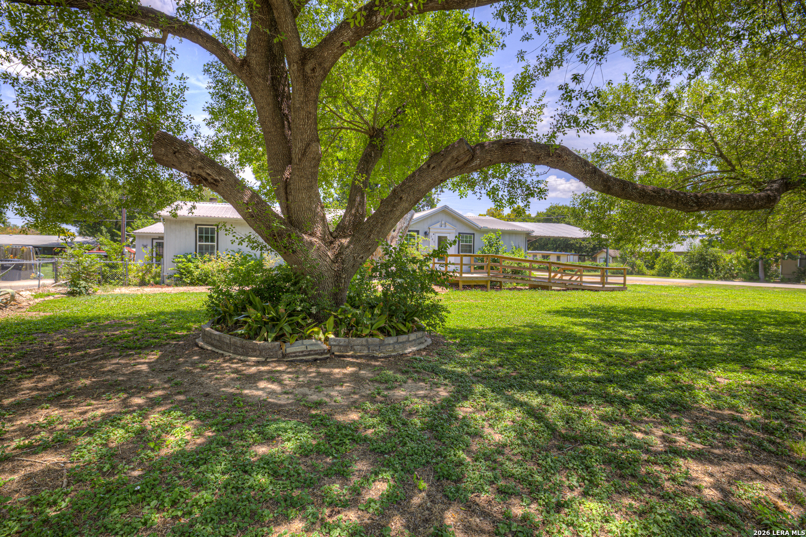 305 Elm Mcqueeney TX 78123