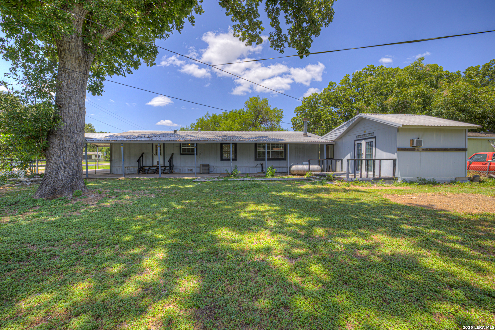 305 Elm Mcqueeney TX 78123
