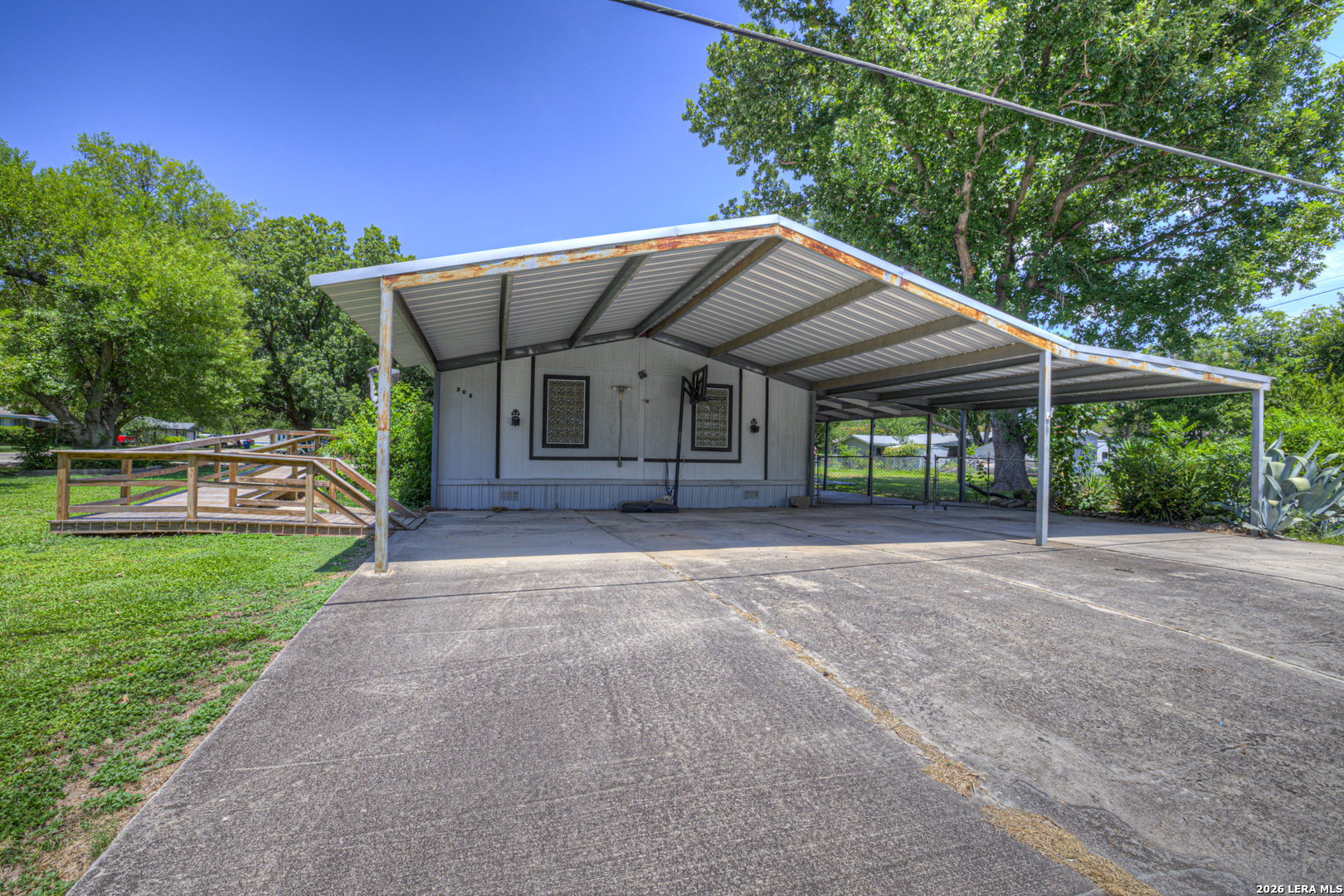 305 Elm Mcqueeney TX 78123