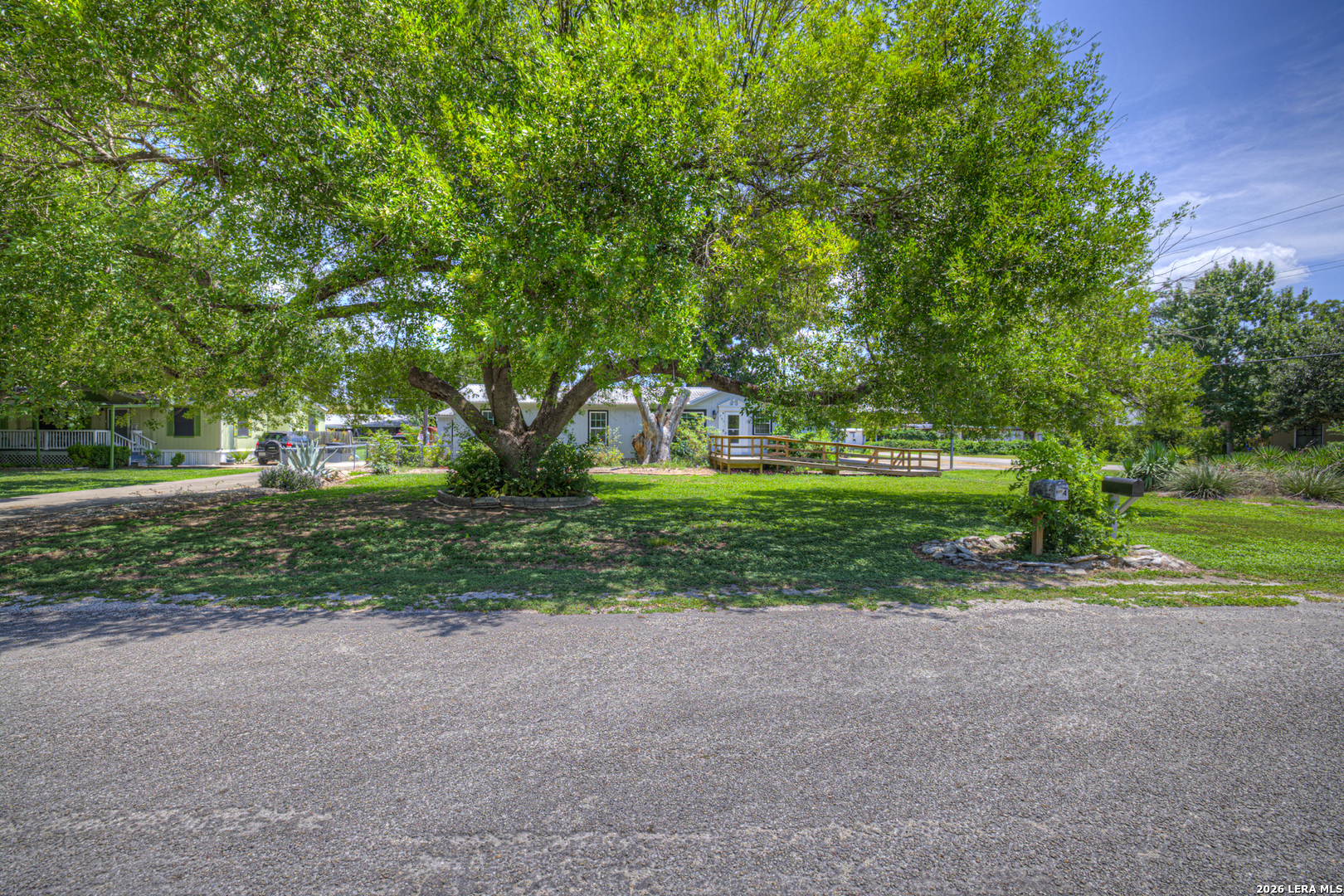 305 Elm Mcqueeney TX 78123