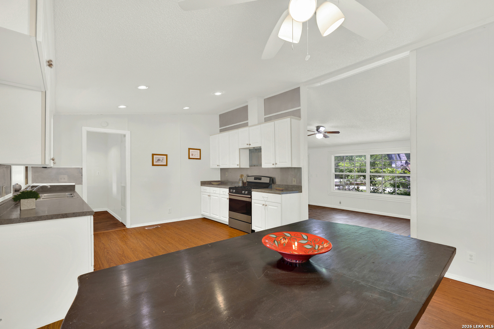 305 Elm Mcqueeney TX 78123