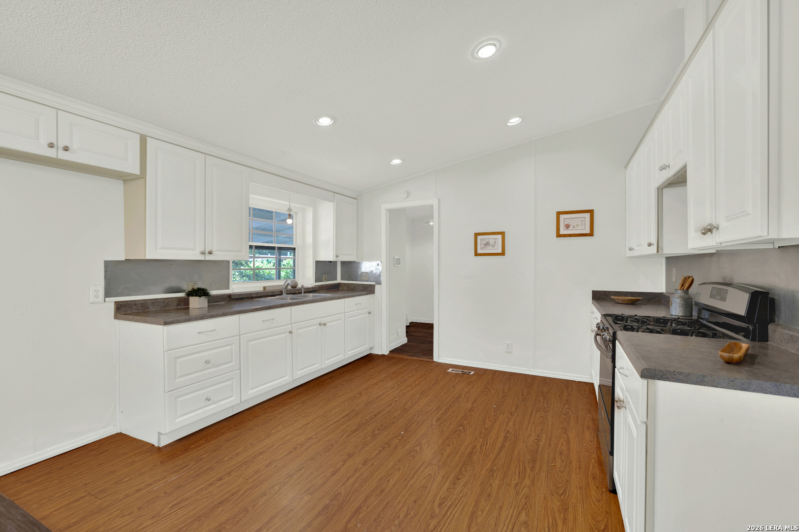 305 Elm Mcqueeney TX 78123