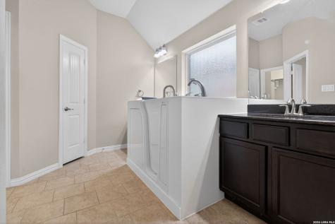 805 Raceland San Antonio TX 78245