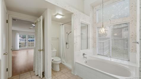 8603 Collingwood Universal City TX 78148