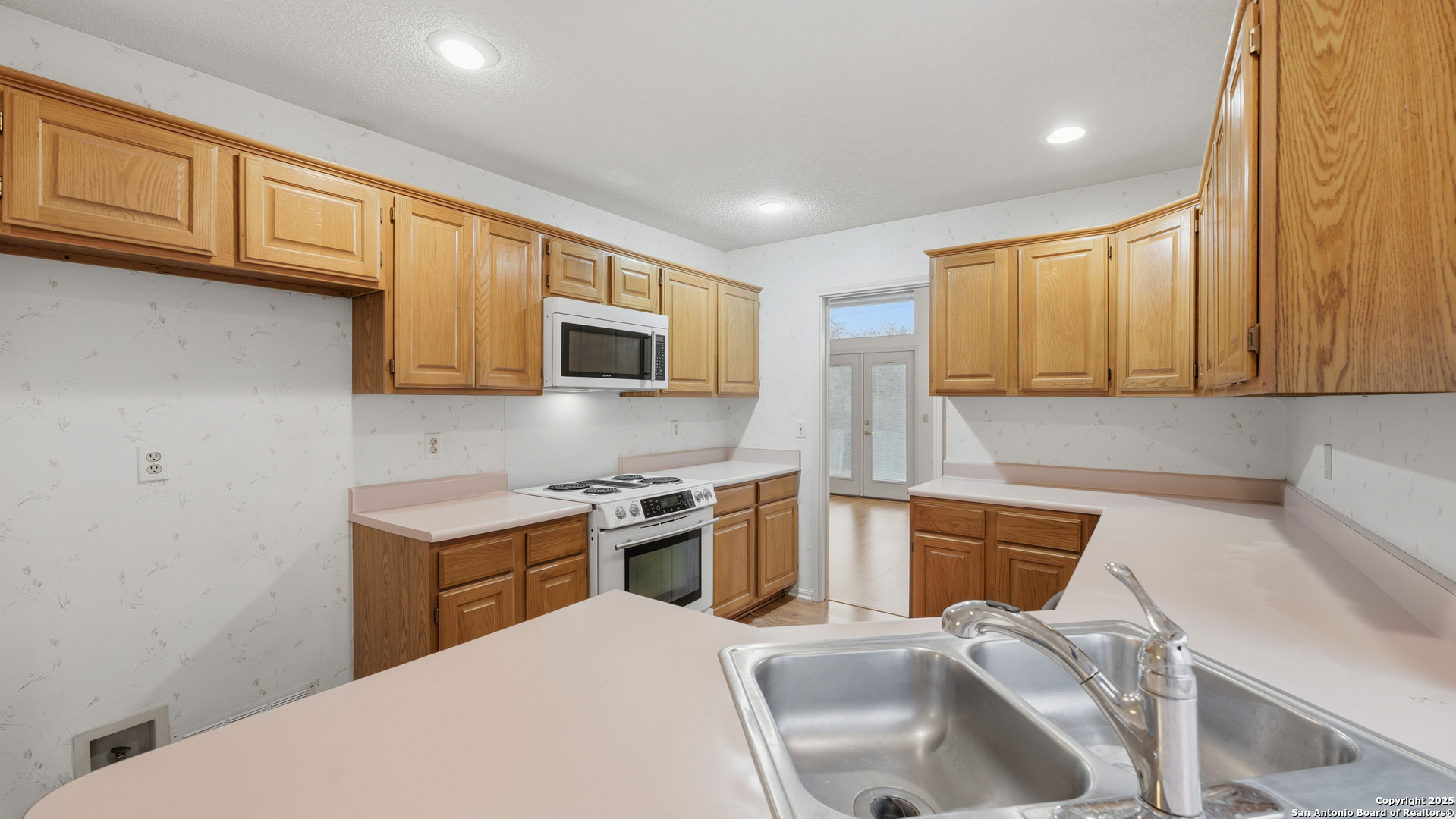 8603 Collingwood Universal City TX 78148