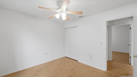 8603 Collingwood Universal City TX 78148