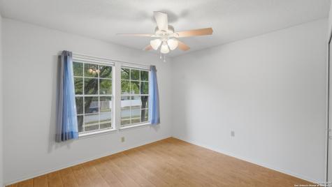 8603 Collingwood Universal City TX 78148