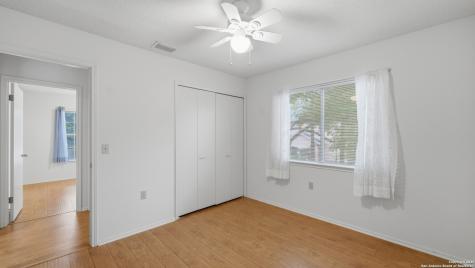 8603 Collingwood Universal City TX 78148