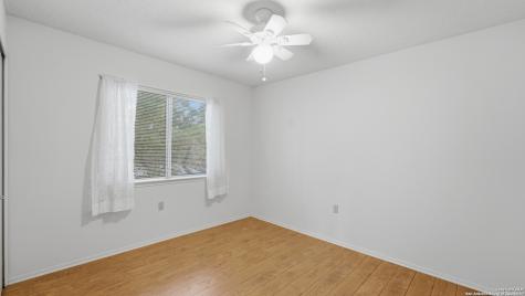 8603 Collingwood Universal City TX 78148