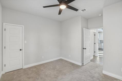 1222 Cadogan Squire San Antonio TX 78260