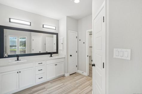 1222 Cadogan Squire San Antonio TX 78260