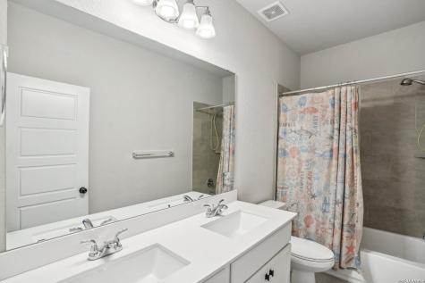 1222 Cadogan Squire San Antonio TX 78260