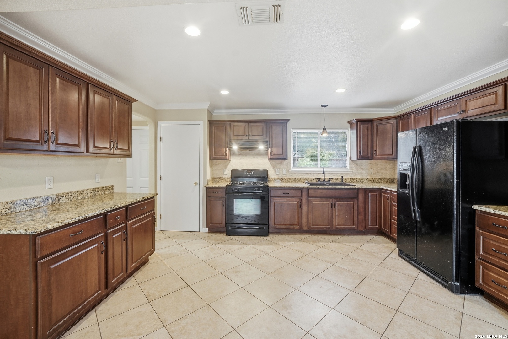 5911 Middlefield San Antonio TX 78242