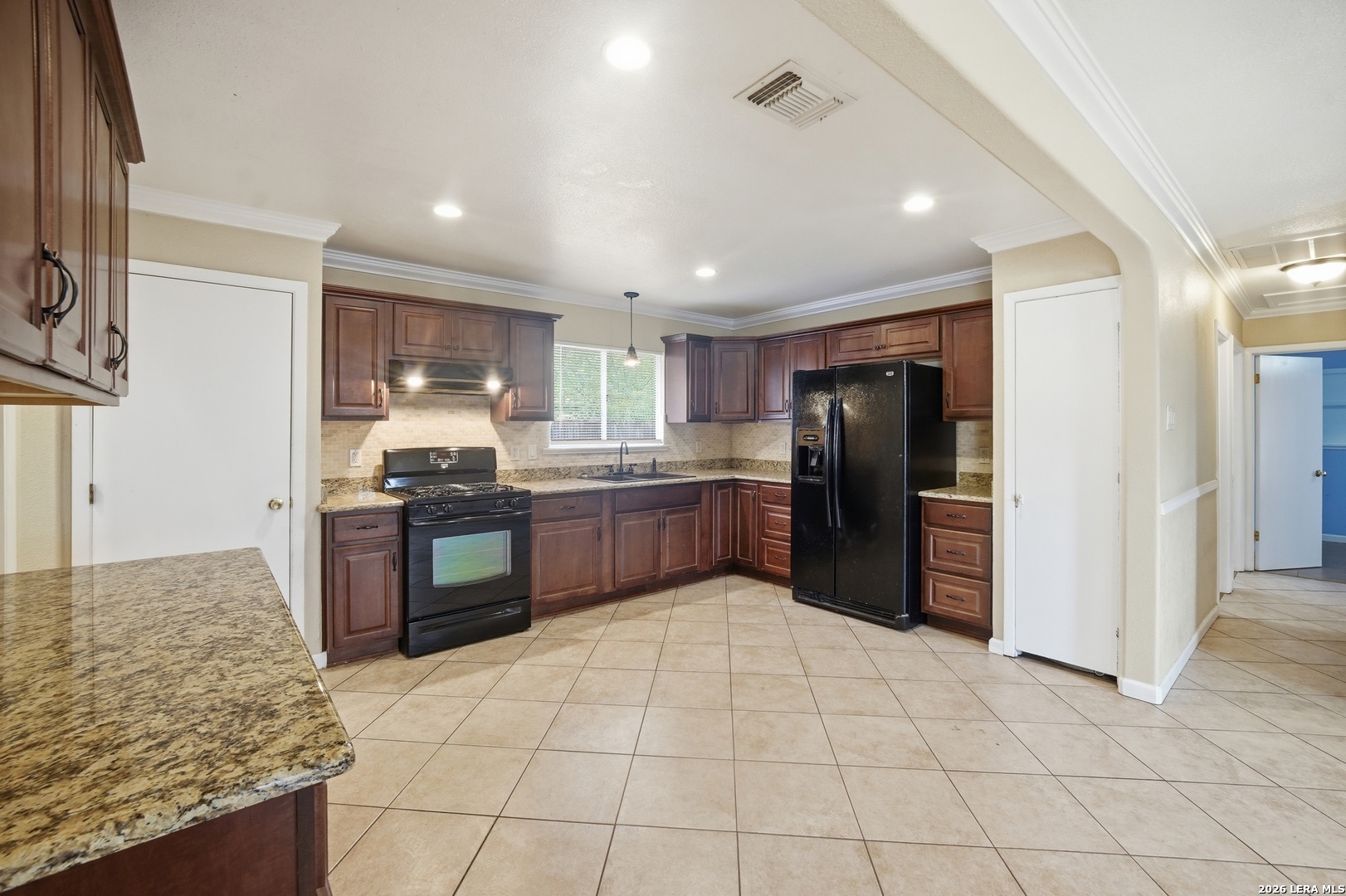 5911 Middlefield San Antonio TX 78242