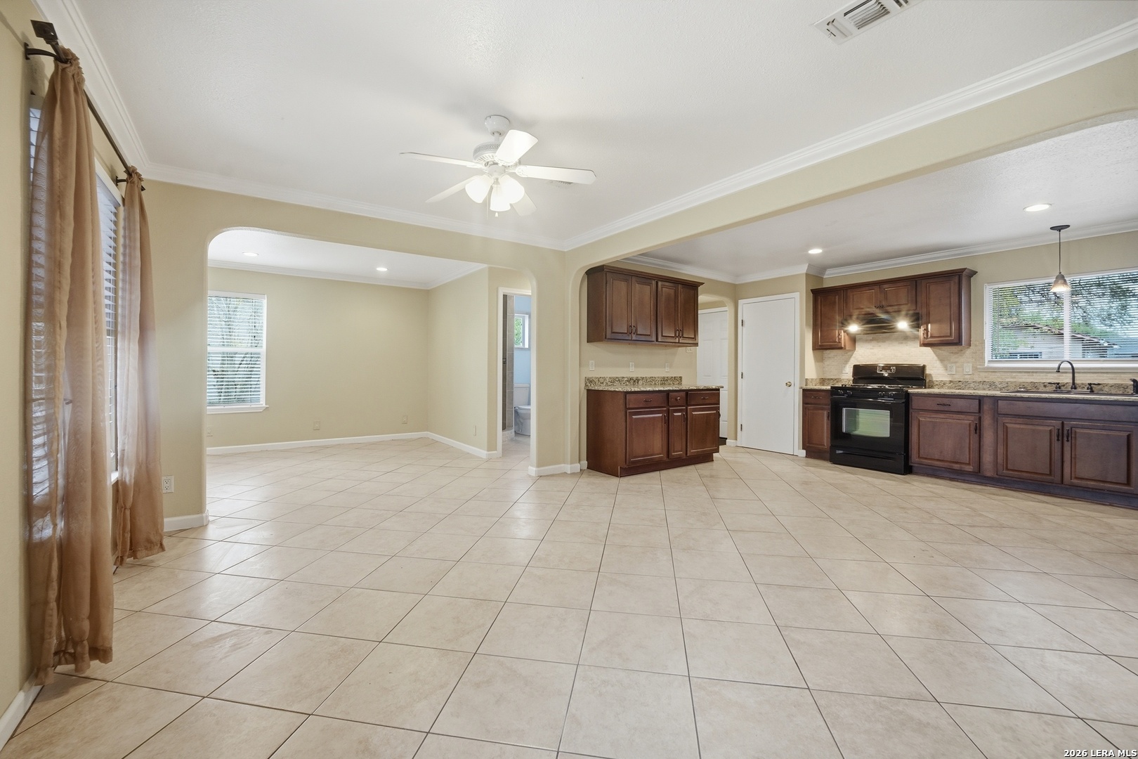 5911 Middlefield San Antonio TX 78242