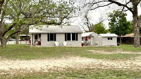 1615 Lorenzo Street Castroville TX 78009
