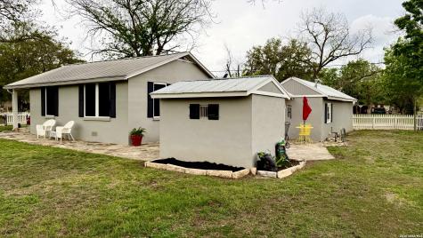 1615 Lorenzo Street Castroville TX 78009