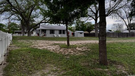 1615 Lorenzo Street Castroville TX 78009
