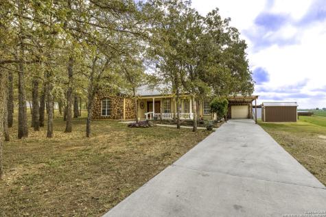 771 Hillje Kingsbury TX 78638