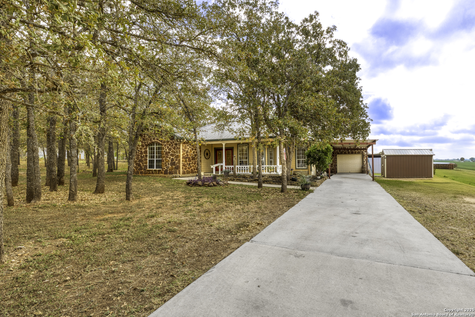 771 Hillje Kingsbury TX 78638