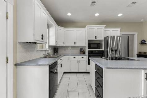 771 Hillje Kingsbury TX 78638