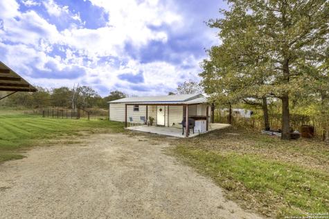 771 Hillje Kingsbury TX 78638