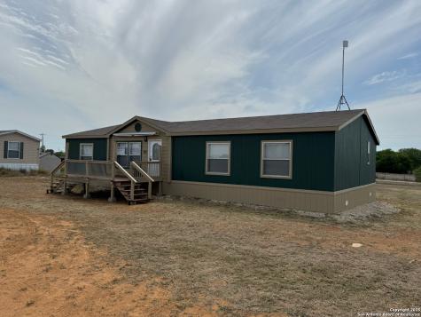 207 Persimmon Pleasanton TX 78064