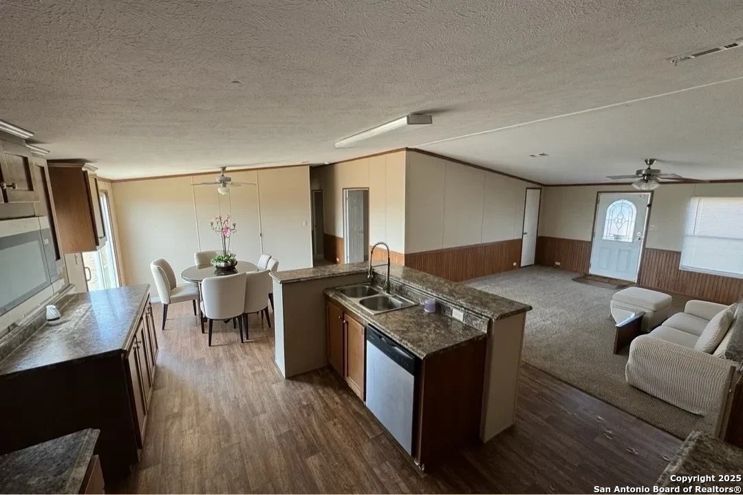 207 Persimmon Pleasanton TX 78064