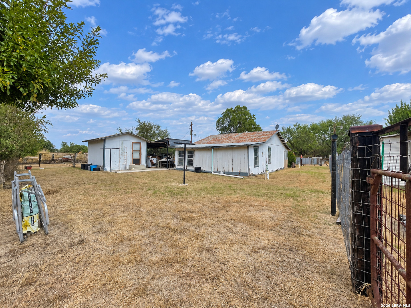 19195 Fm 791 Campbellton TX 78064