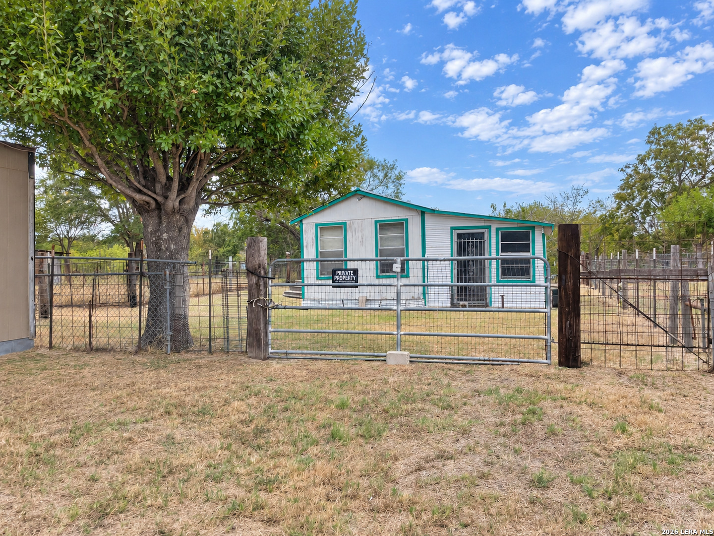 19195 Fm 791 Campbellton TX 78064