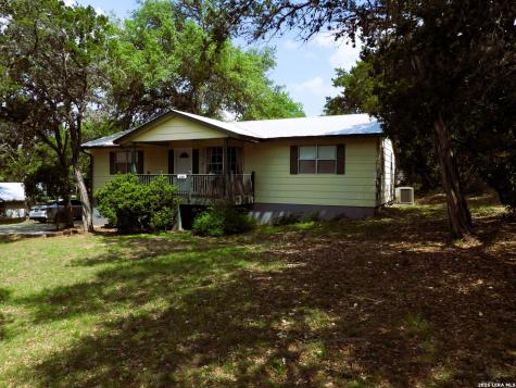 448 White Bass Drive Lakehills TX 78063