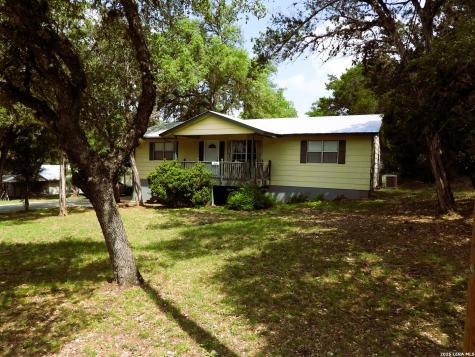 448 White Bass Drive Lakehills TX 78063
