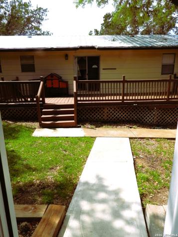 448 White Bass Drive Lakehills TX 78063