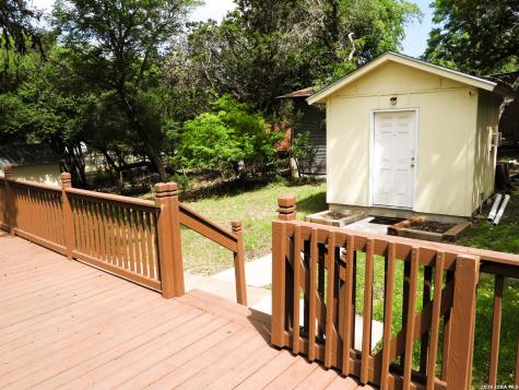 448 White Bass Drive Lakehills TX 78063