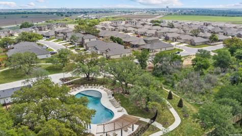 1020 Amber Lake Seguin TX 78155