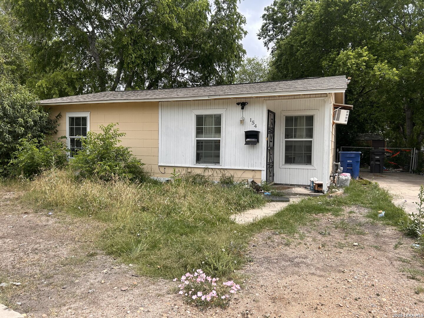 154 E Hutchins San Antonio TX 78221