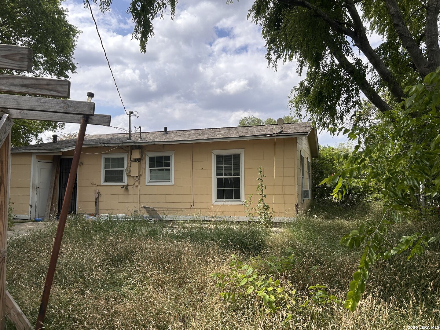 154 E Hutchins San Antonio TX 78221