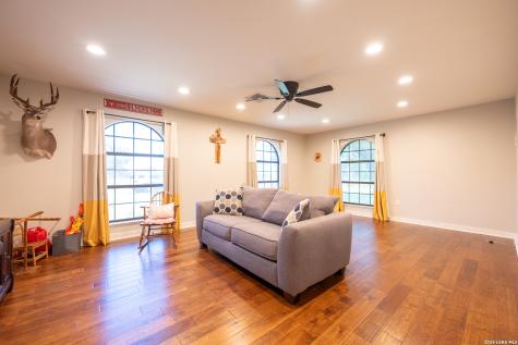 580 Fm 1332 Jourdanton TX 78026