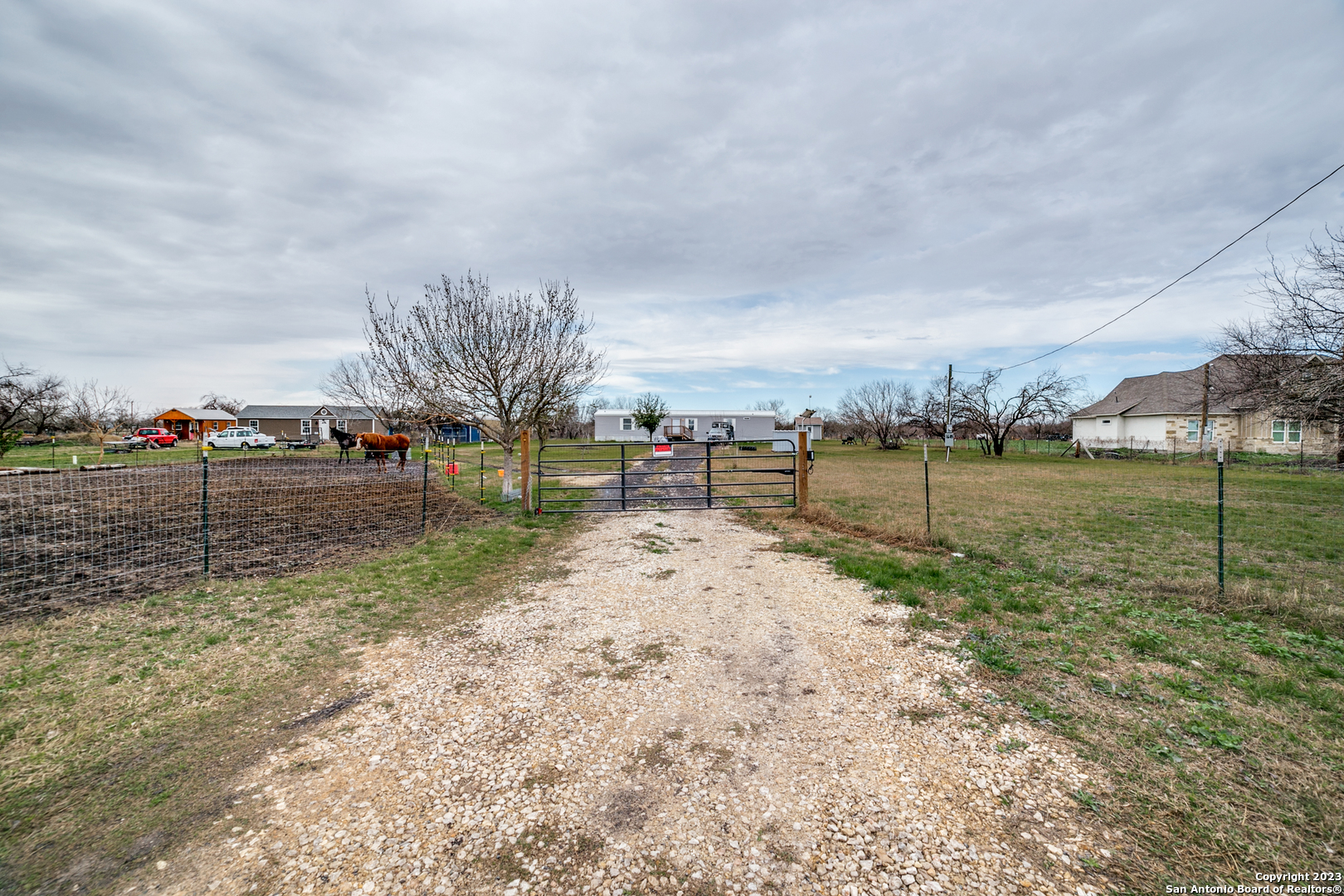 1685 County Road 5715 Natalia TX 78059