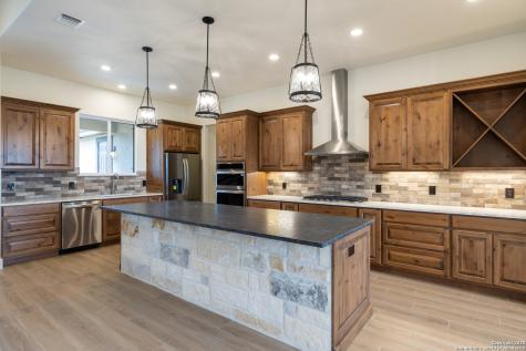 811 Horseshoe Falls Bandera TX 78003