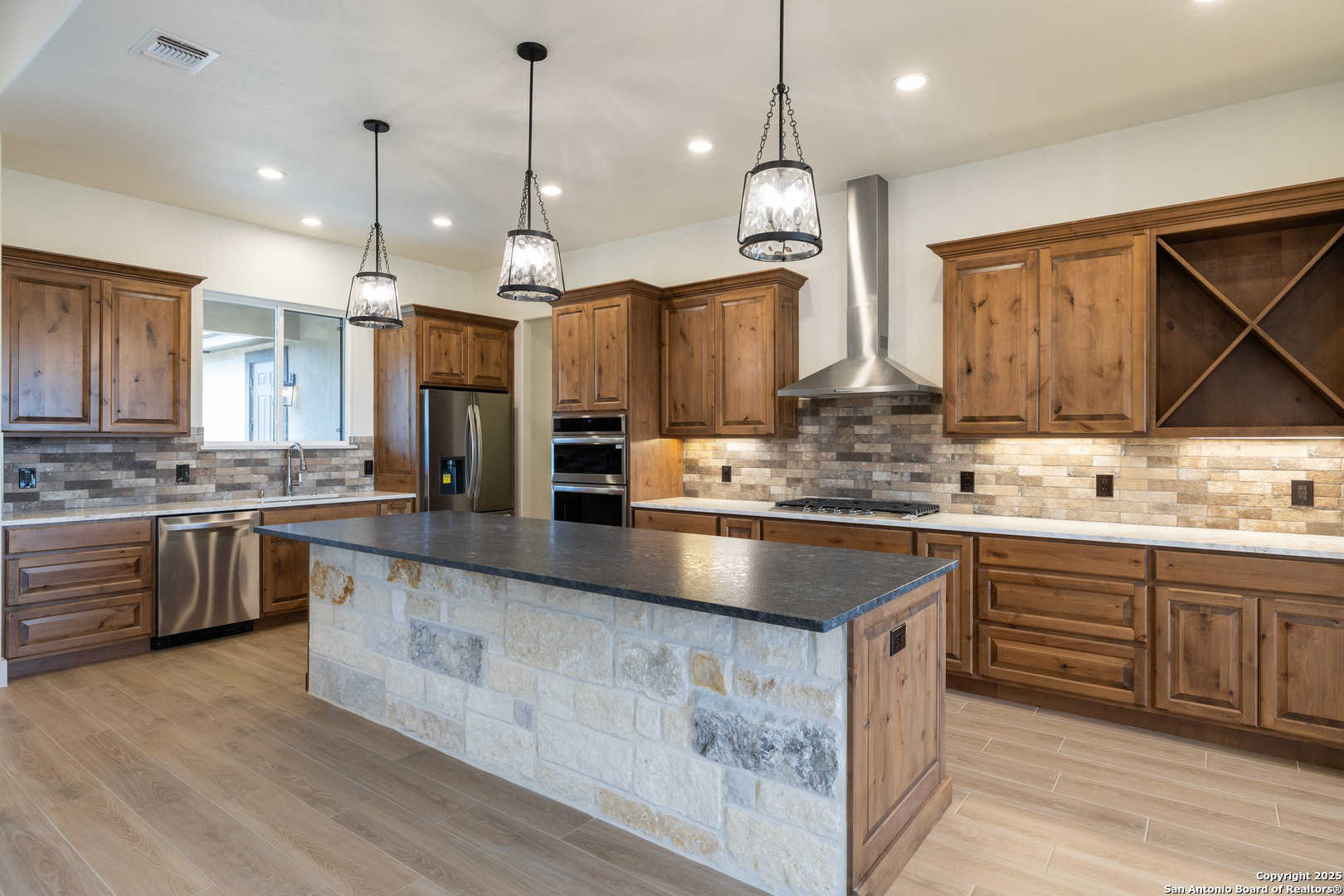 811 Horseshoe Falls Bandera TX 78003
