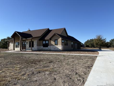811 Horseshoe Falls Bandera TX 78003